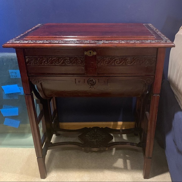 Antique cherry wood makeup table - Picture 1 of 5